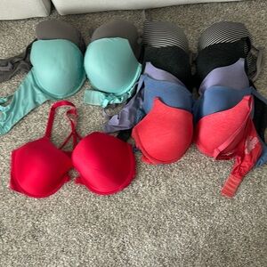 38DDD VICTORIA SECRET BRAS